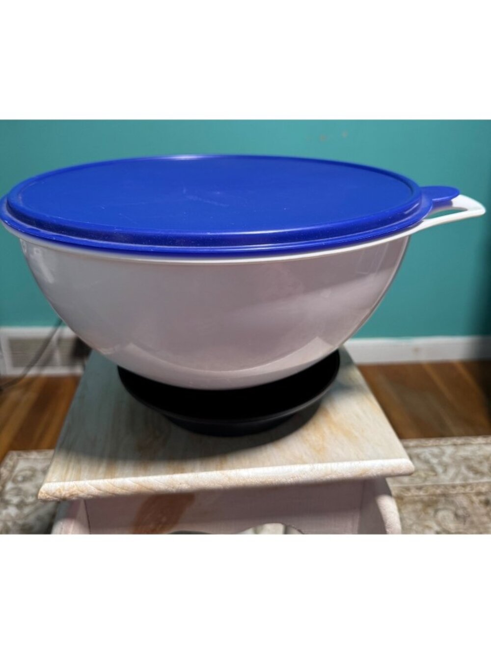 Vntg Tupperware Bowl Blue Seal Lid 7.8L 32 Cups Handle Grip Plastic #2539 2540